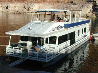 Wildwind II at anchor in Ribbon Canyon